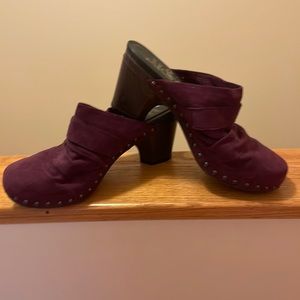Womens Dansko purple suede mules with 2inch heels